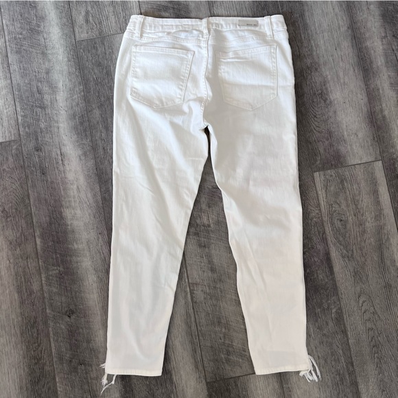 Miss Me White Embroidered Skinny Ankle Jeans. - Picture 6 of 16